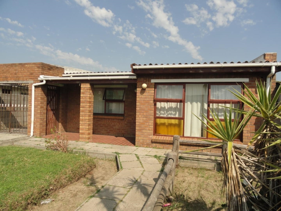 3 Bedroom Property for Sale in Leonsdale Western Cape